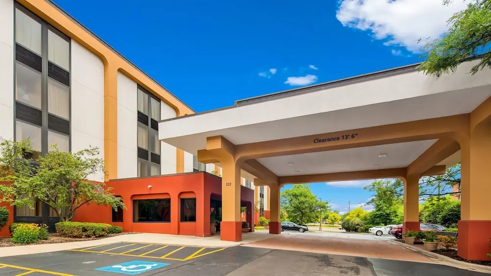 Dag 1 - 3 Accommodatie SureStay Plus Hotel by Best Western Chicago Lombard